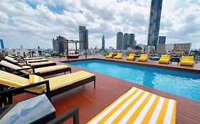 โรงแรม มิลอฟ สาธร